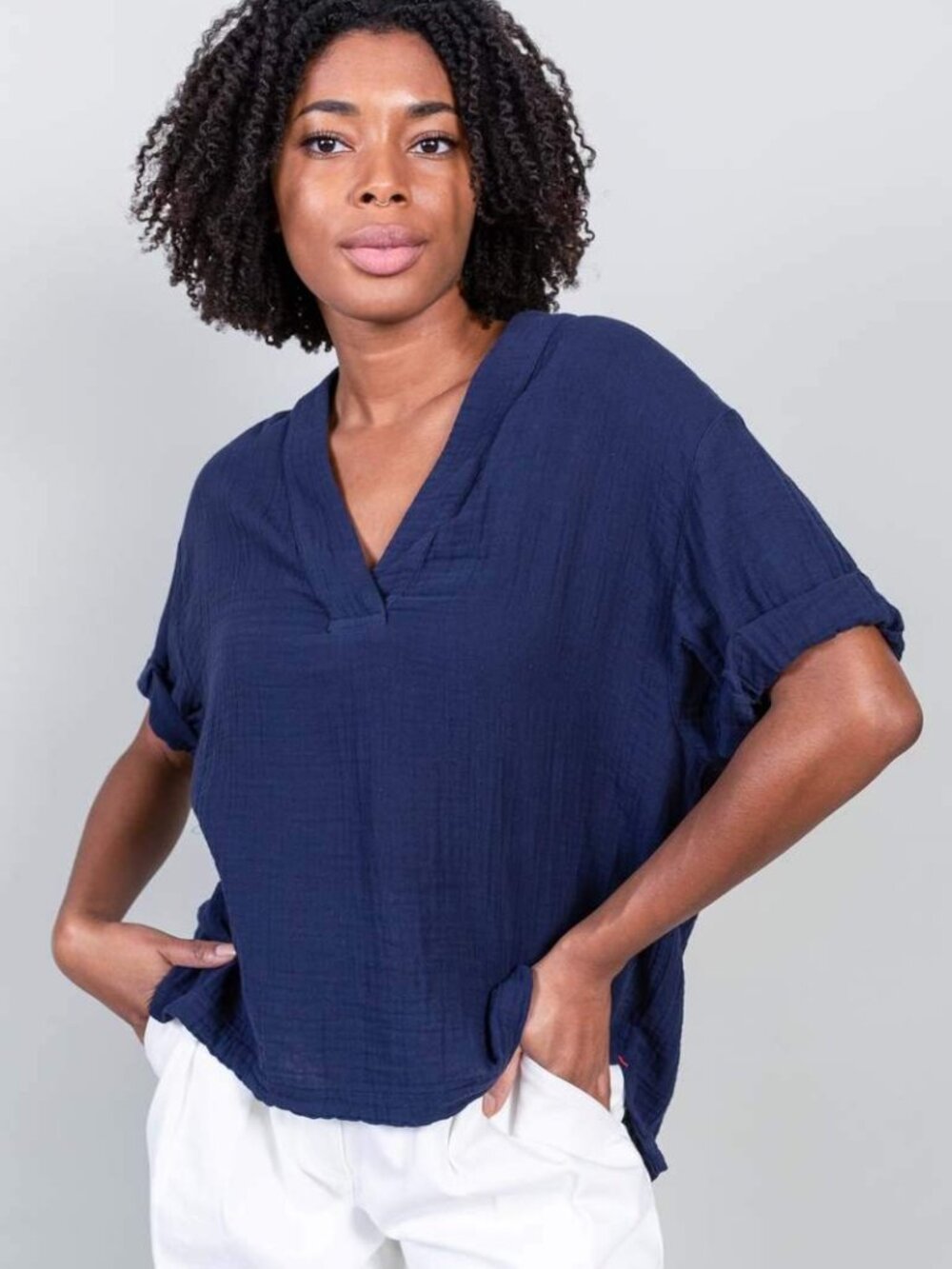 Xirena 100% Cotton Gauze Avery Top XS Blue V Neck Roll Sleeve Crinkle Boxy